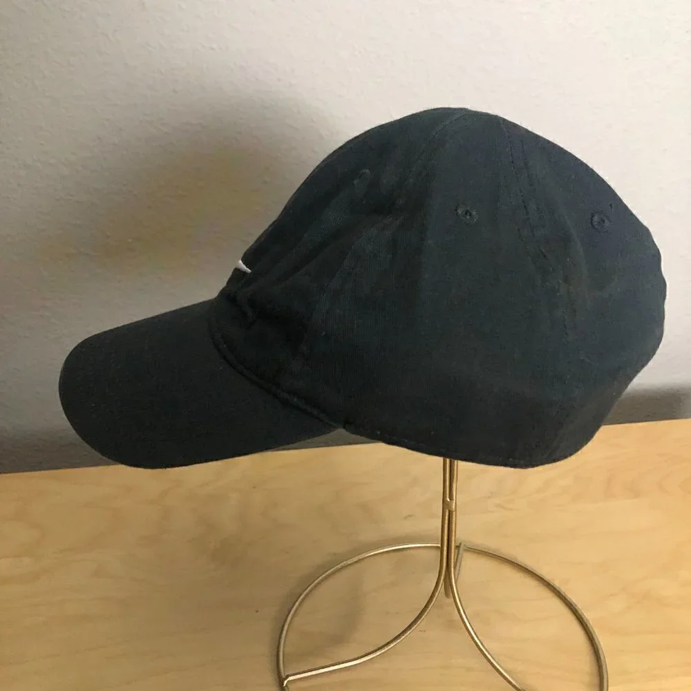 NIKE Swoosh Baseball Cap Unisex Kids size 4 - 7 Black & White